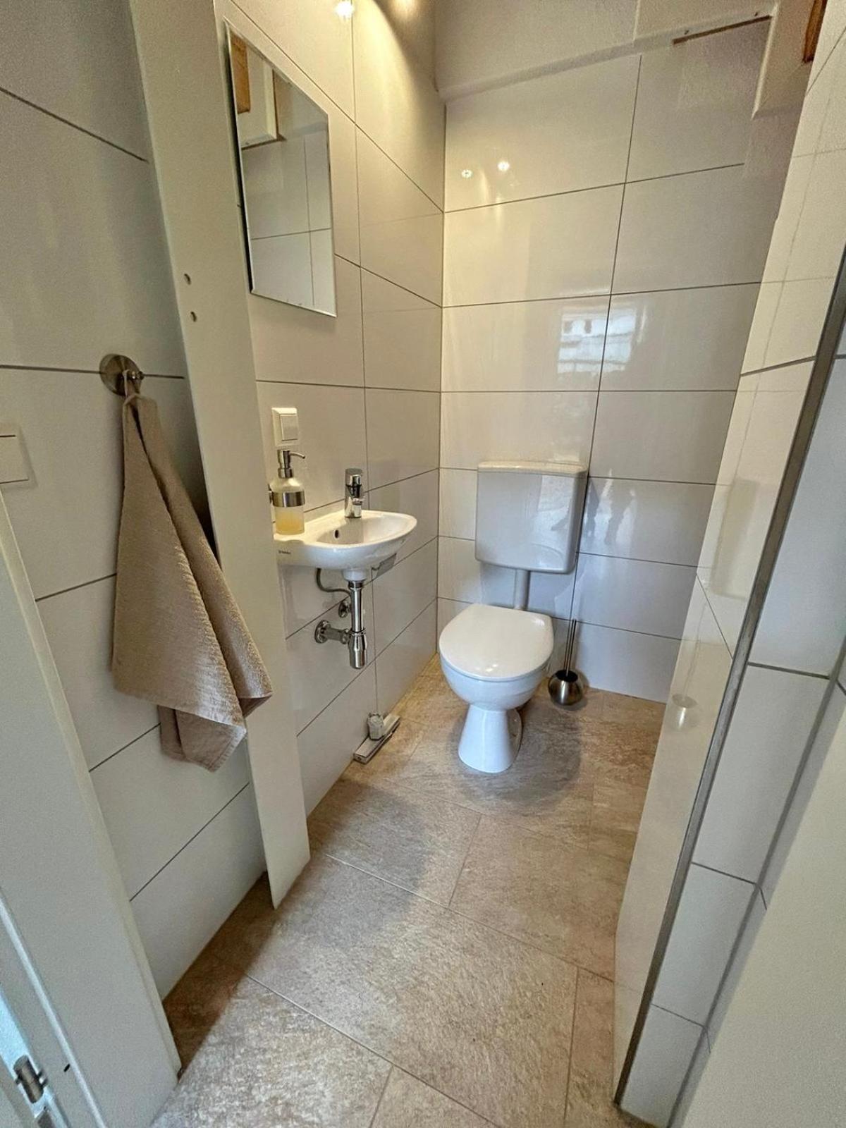 Exklusives Haus, Ruhig Gelegen Im Innenhof, Zentral, Lichtdurchflutet,
